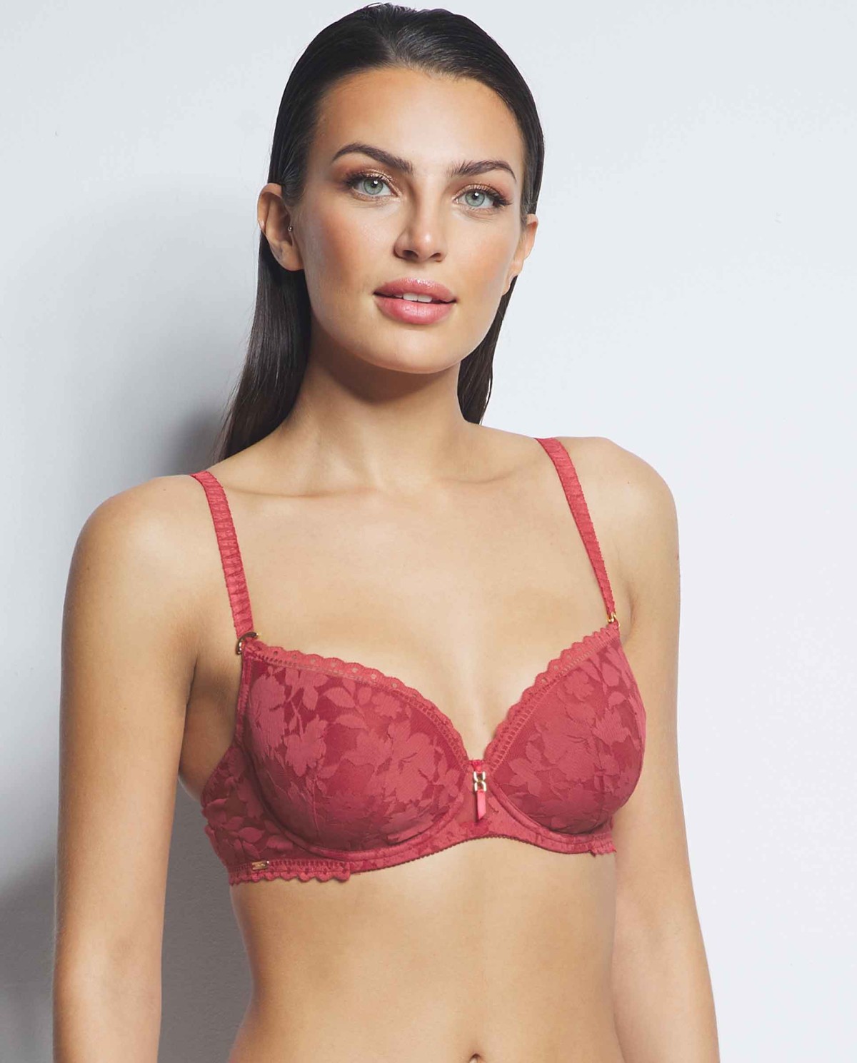 ESSENTIAL MOULDED BRA
