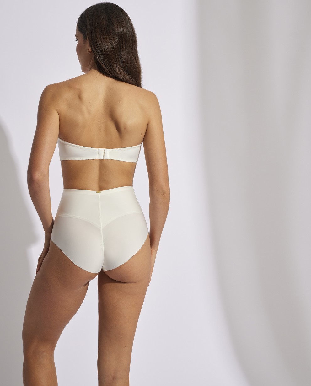 CUECA MUITO ALTA INVISÍVEL