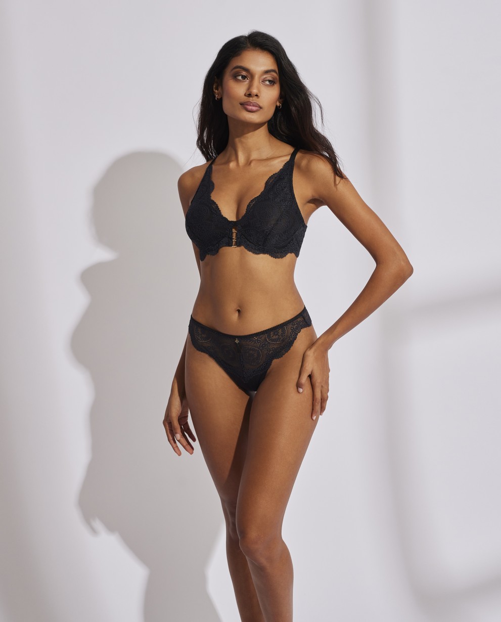 TRIANGULAR BRA WITHOUT WIRING