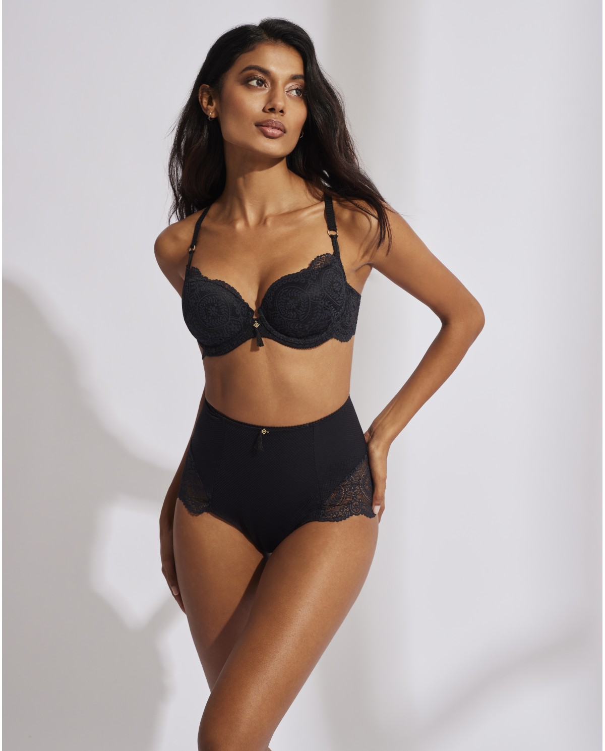 ESSENTIAL MOULDED BRA