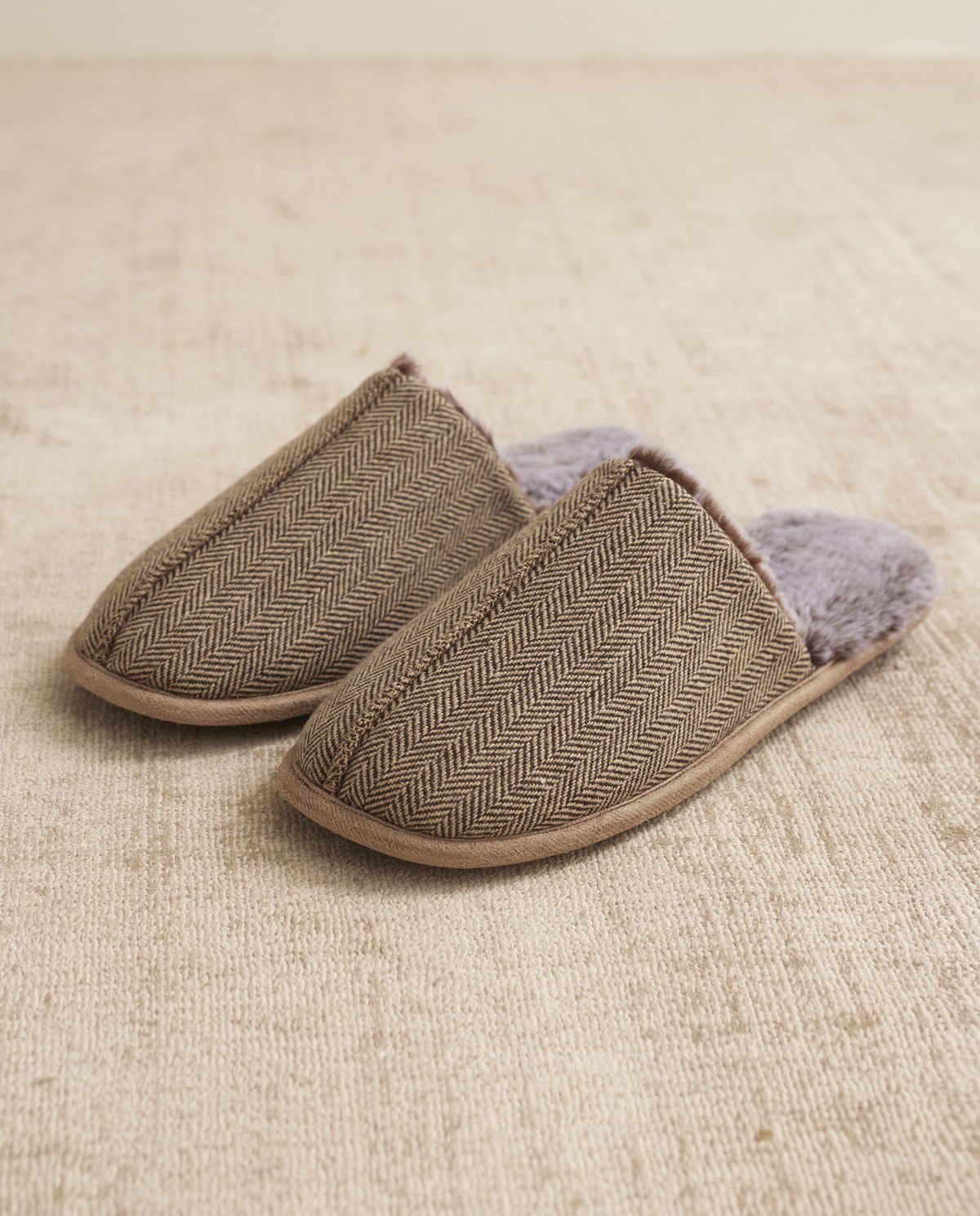 MEN'S SLIPPERS WITHOUT HEEL