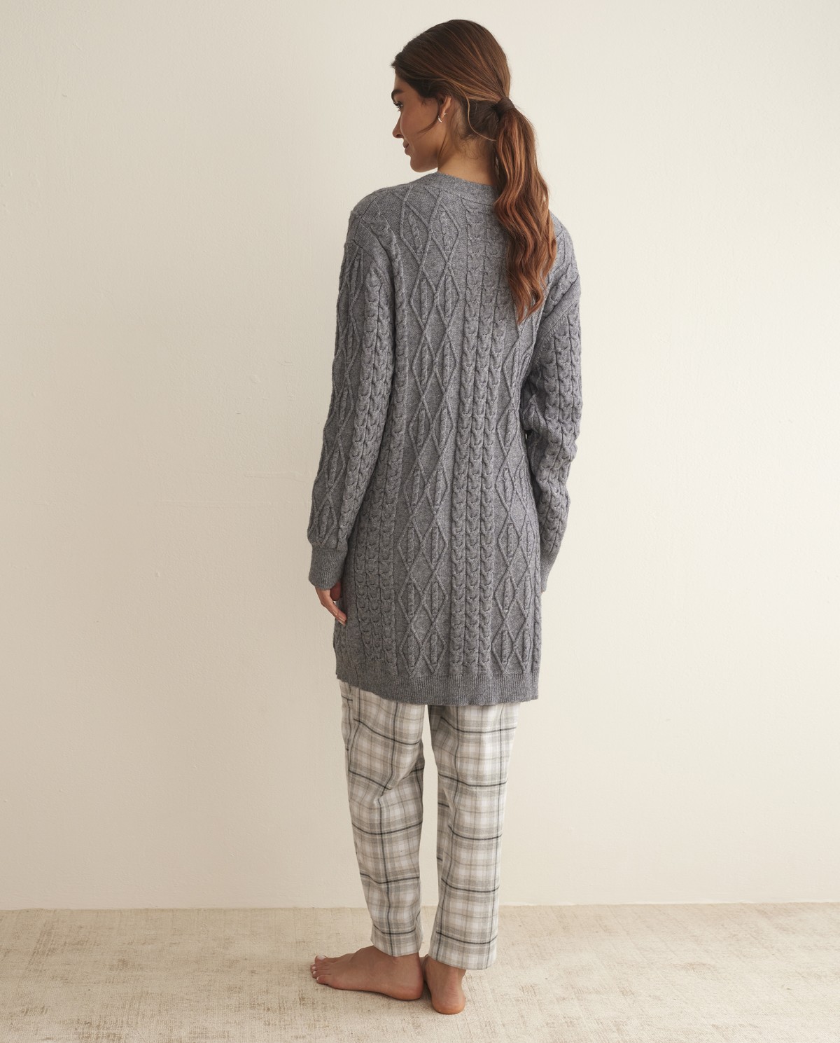 KNITTED CARDIGAN WITH BUTTONS