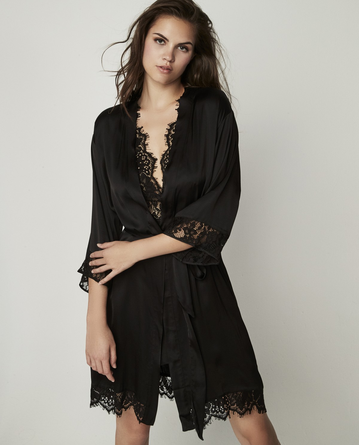 ROBE DE LINGERIE CURTA DE MANGA FRANCÊS