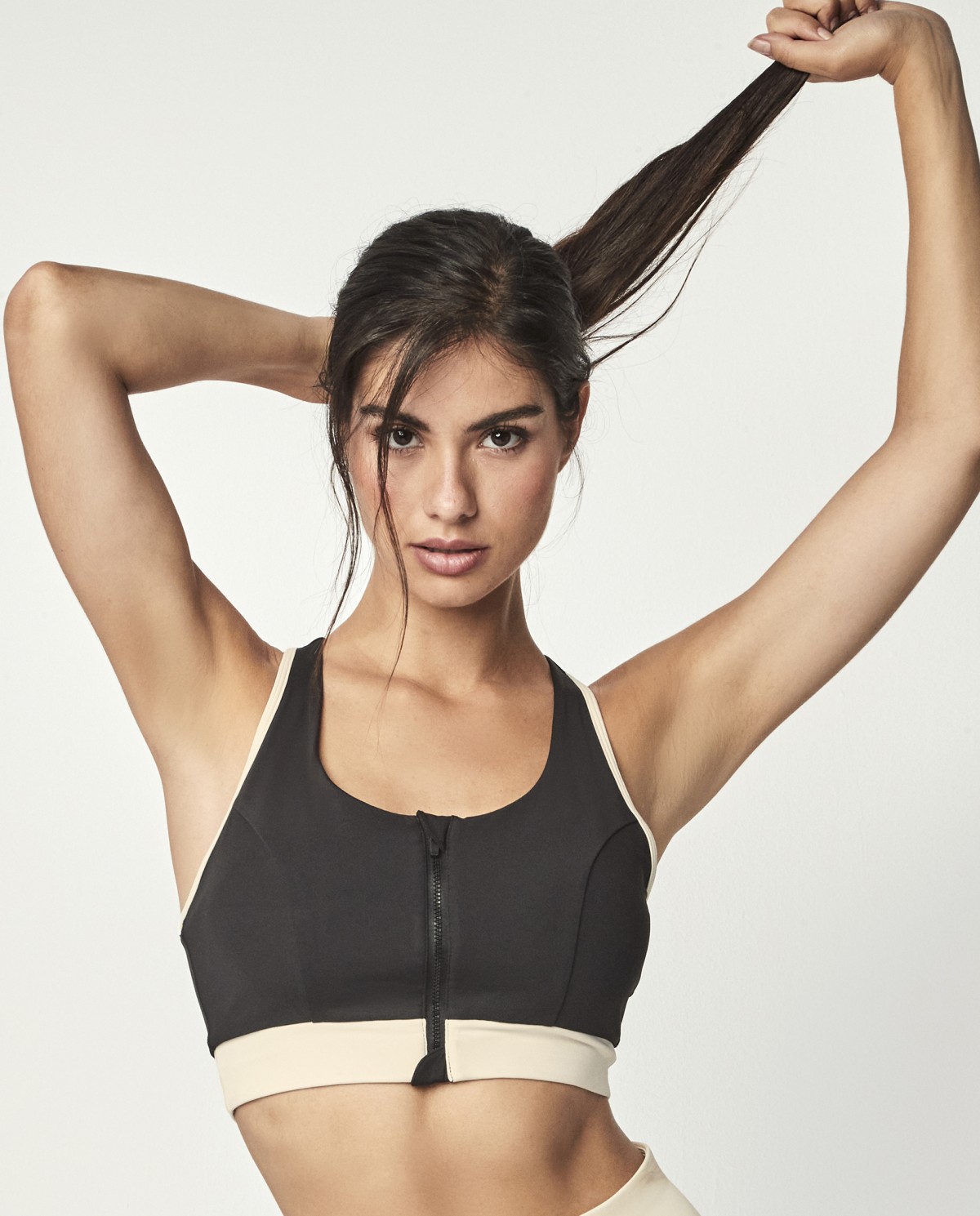 SPORTS TOP WITH ZIP BY PILAR RUBIO