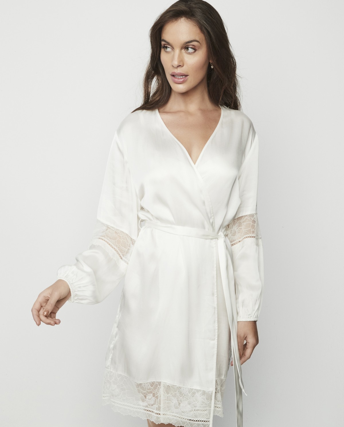 VESTAGLIA DI LINGERIE CORTA