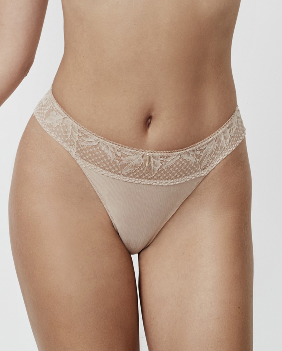 CUECA BRASILEIRA COM RENDA