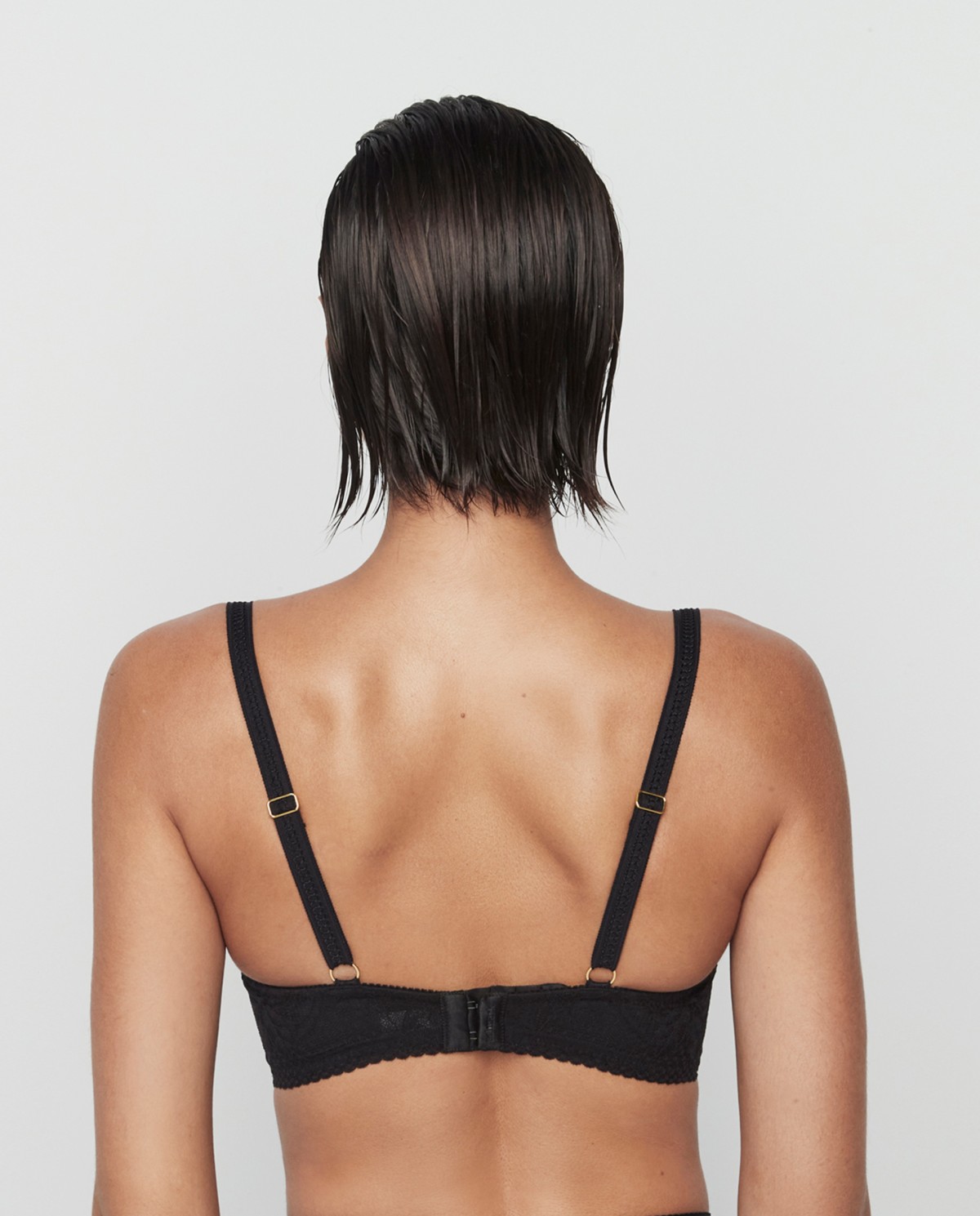 BIG SIZE BRA MEDIUM NECKLINE