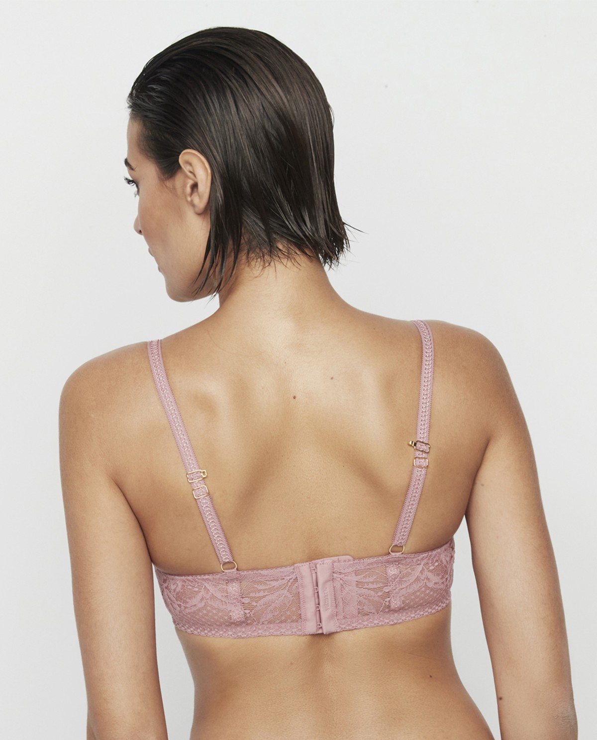 DEEP-CUT BRA WITH UNDERWIRE AND FOAM