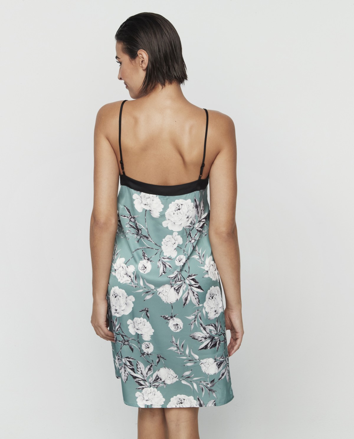 CAMISÓN LENCERO CORTO