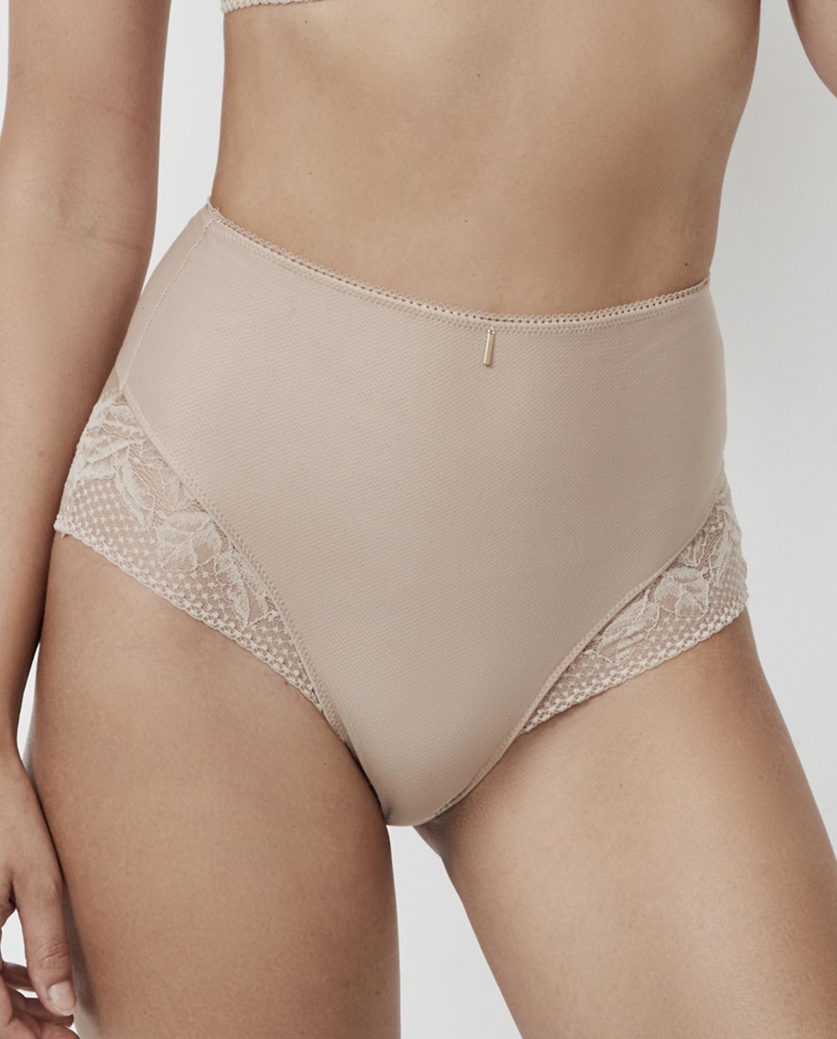 HIGH WAIST SHAPING PANTY WITH LACE