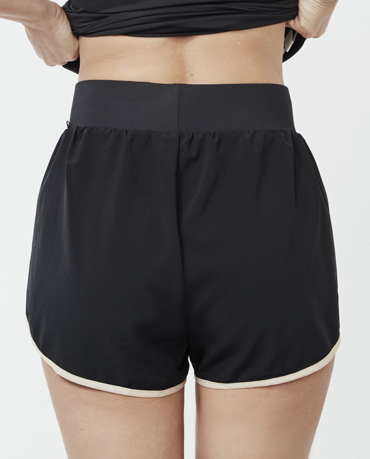 PANTALONCINI SPORTIVI DOPPI DI PILAR RUBIO