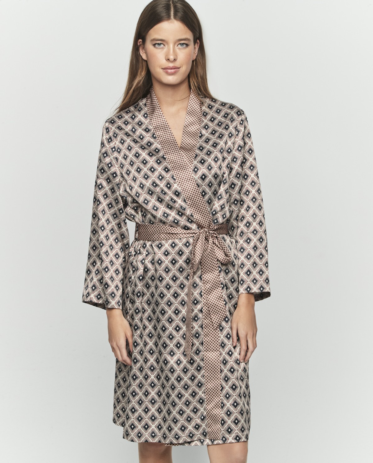 CROSSED DRESSING GROWN