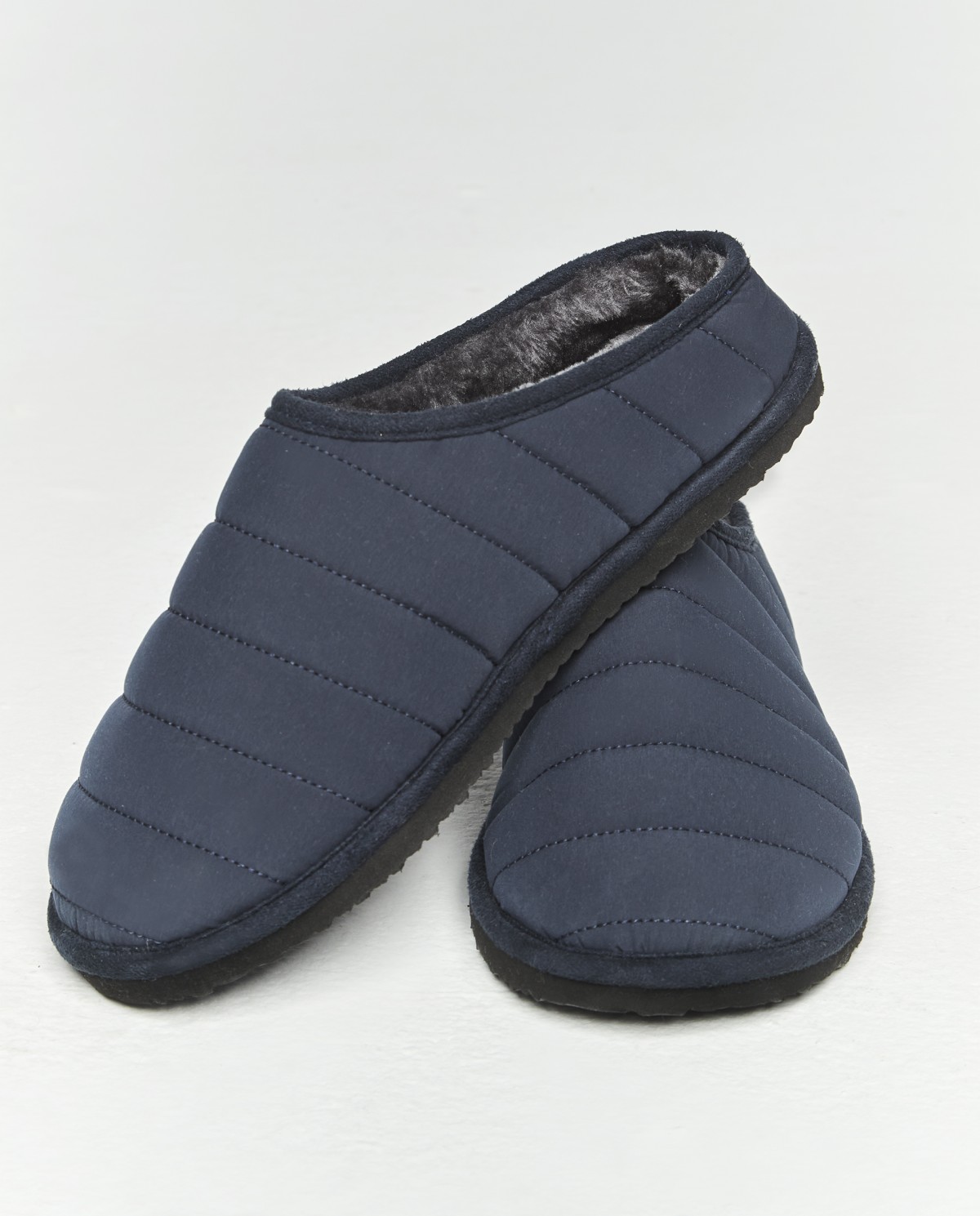 MEN'S SLIPPERS WITHOUT HEEL