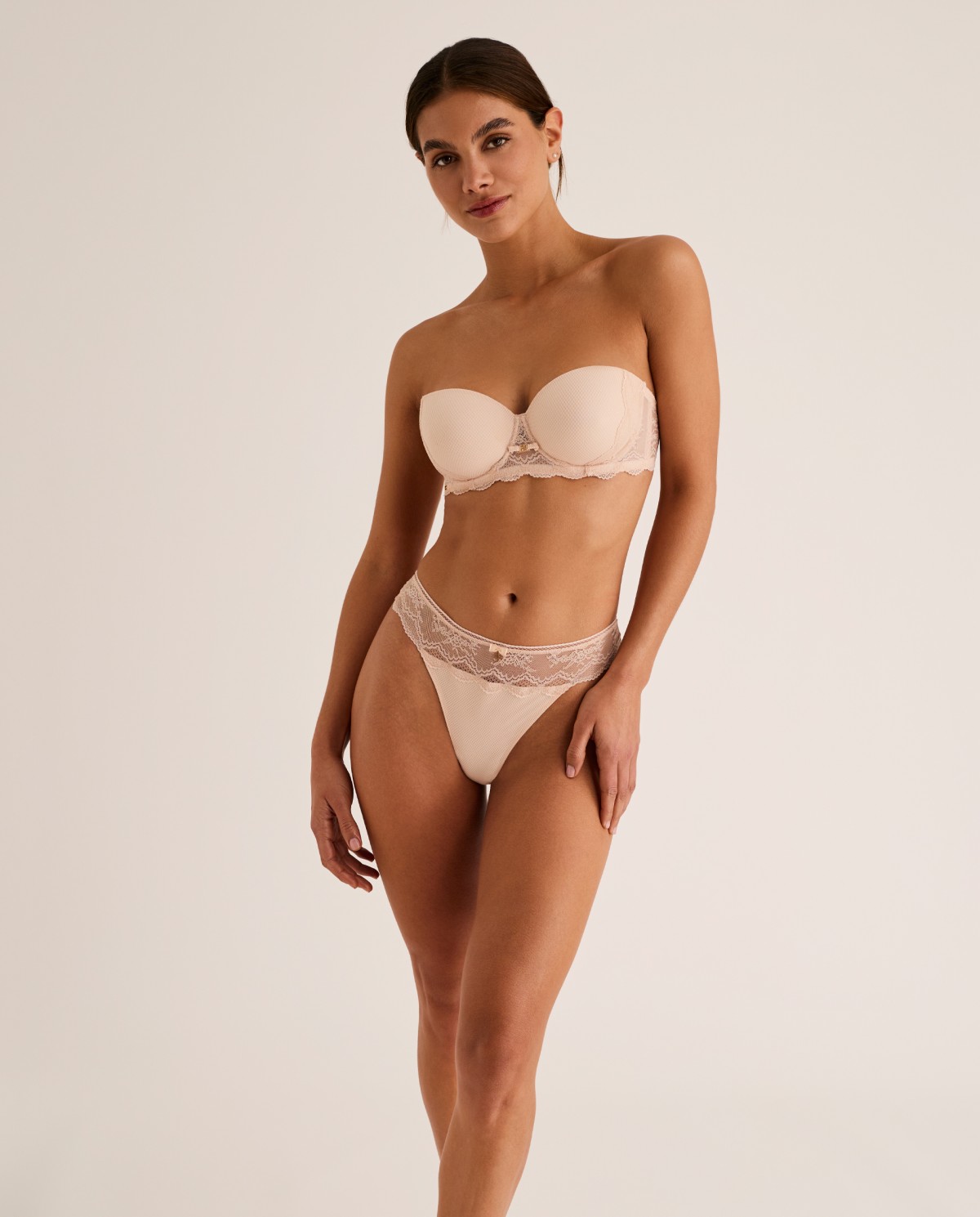 STRAPLESS BRA
