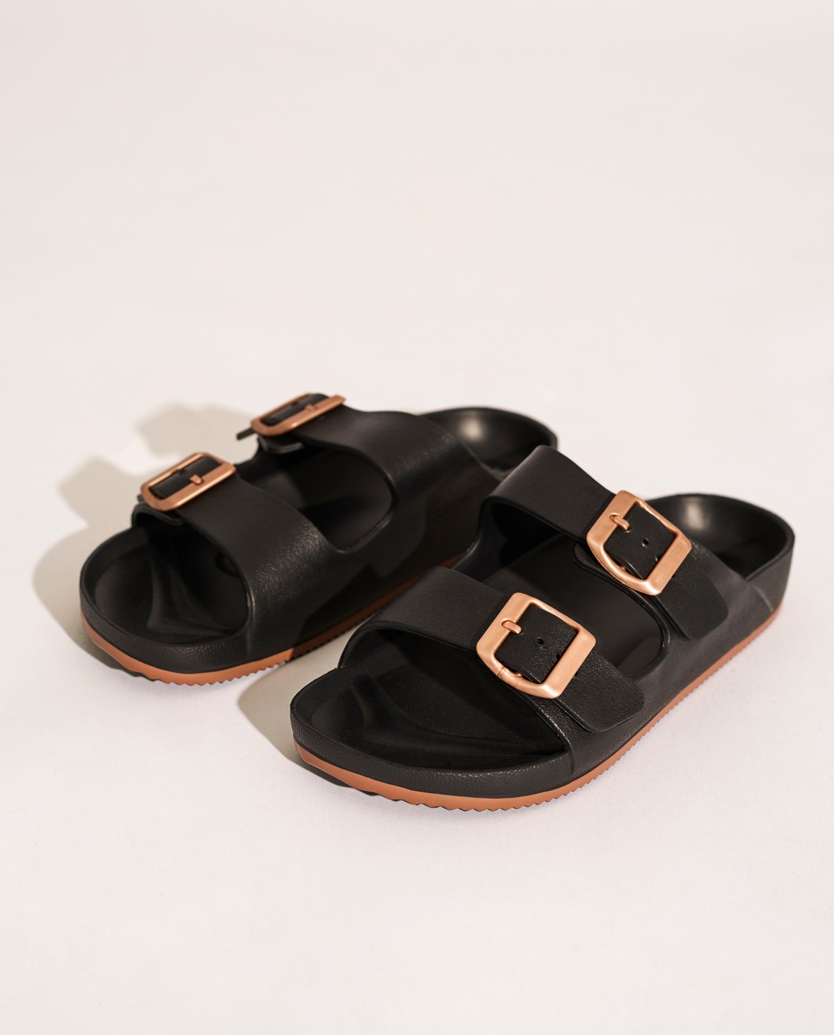SANDAL