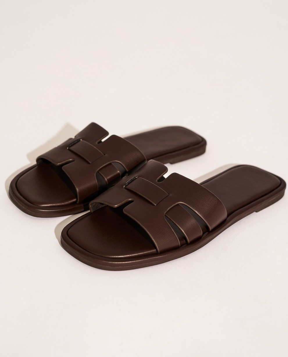 SANDAL