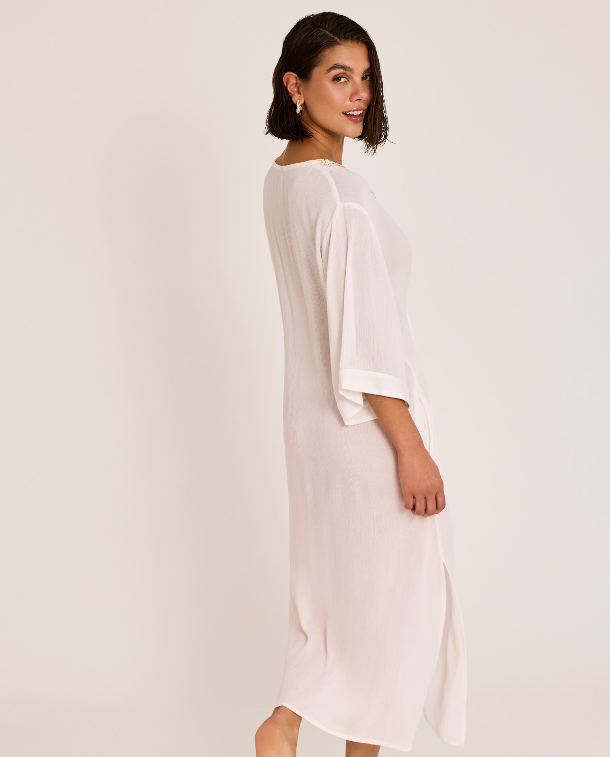 VESTIDO ESCOTE PICO 