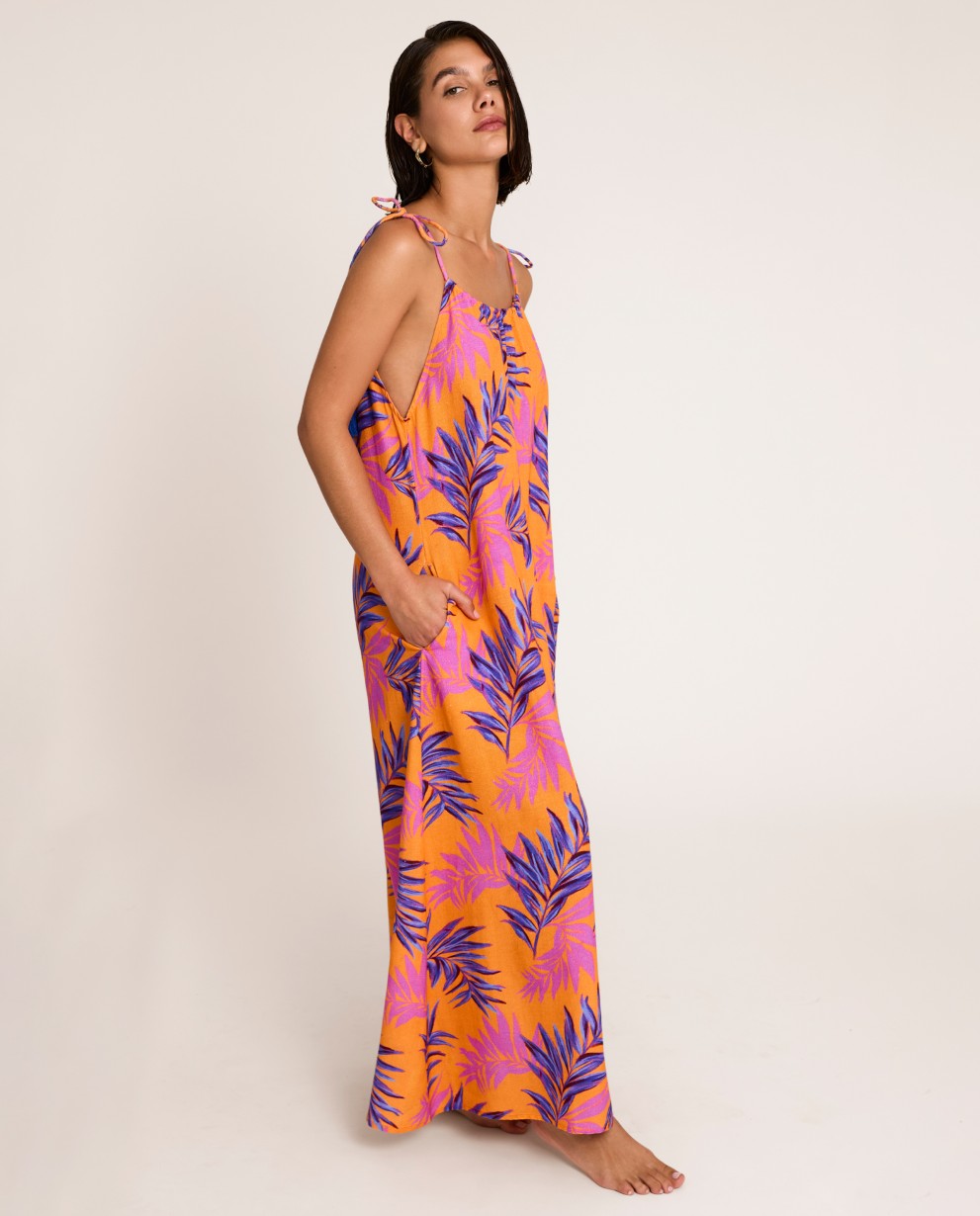 ABITO LUNGO ESCOTE HALTER