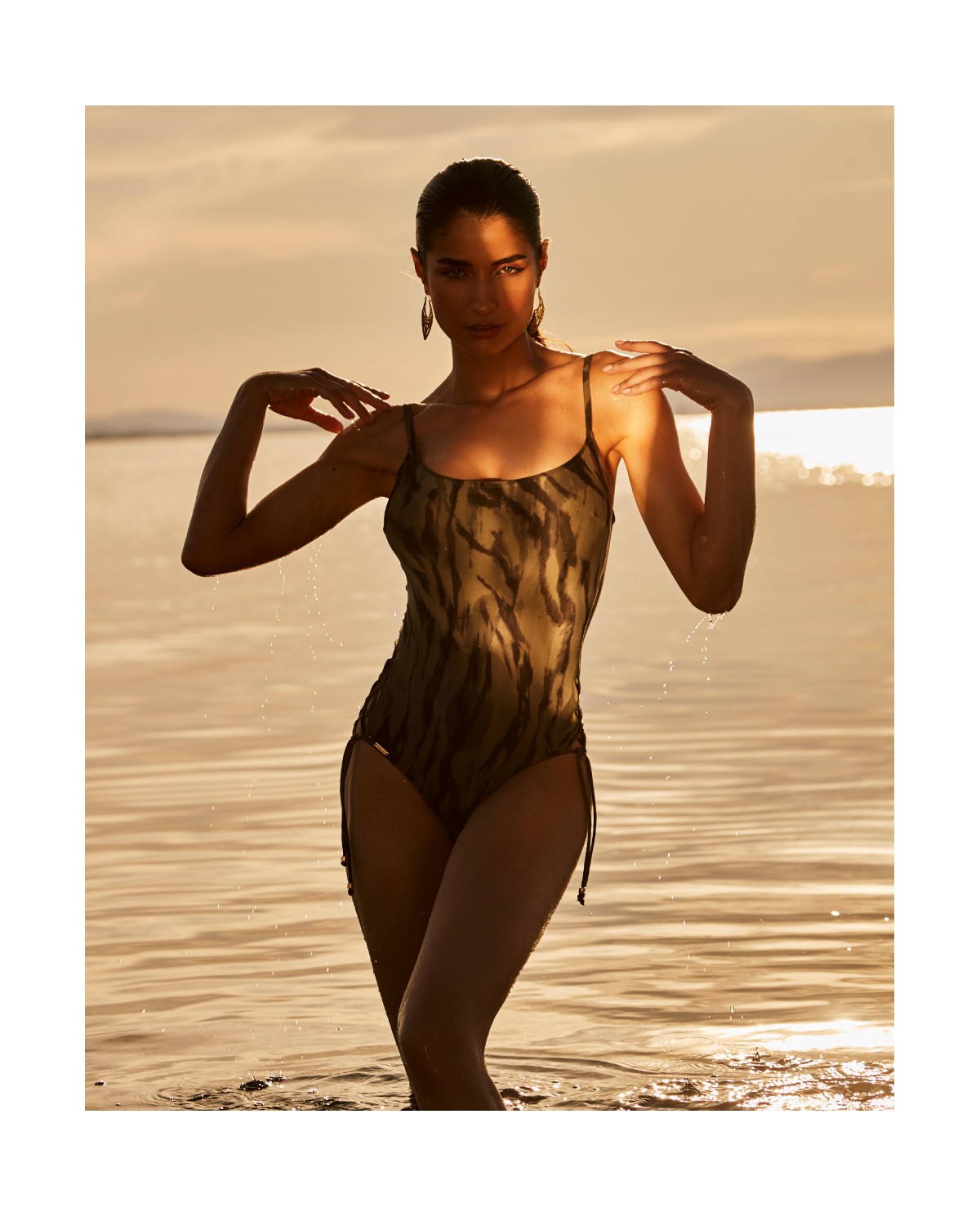 MOULDED SWIMSUIT WITH FOAM