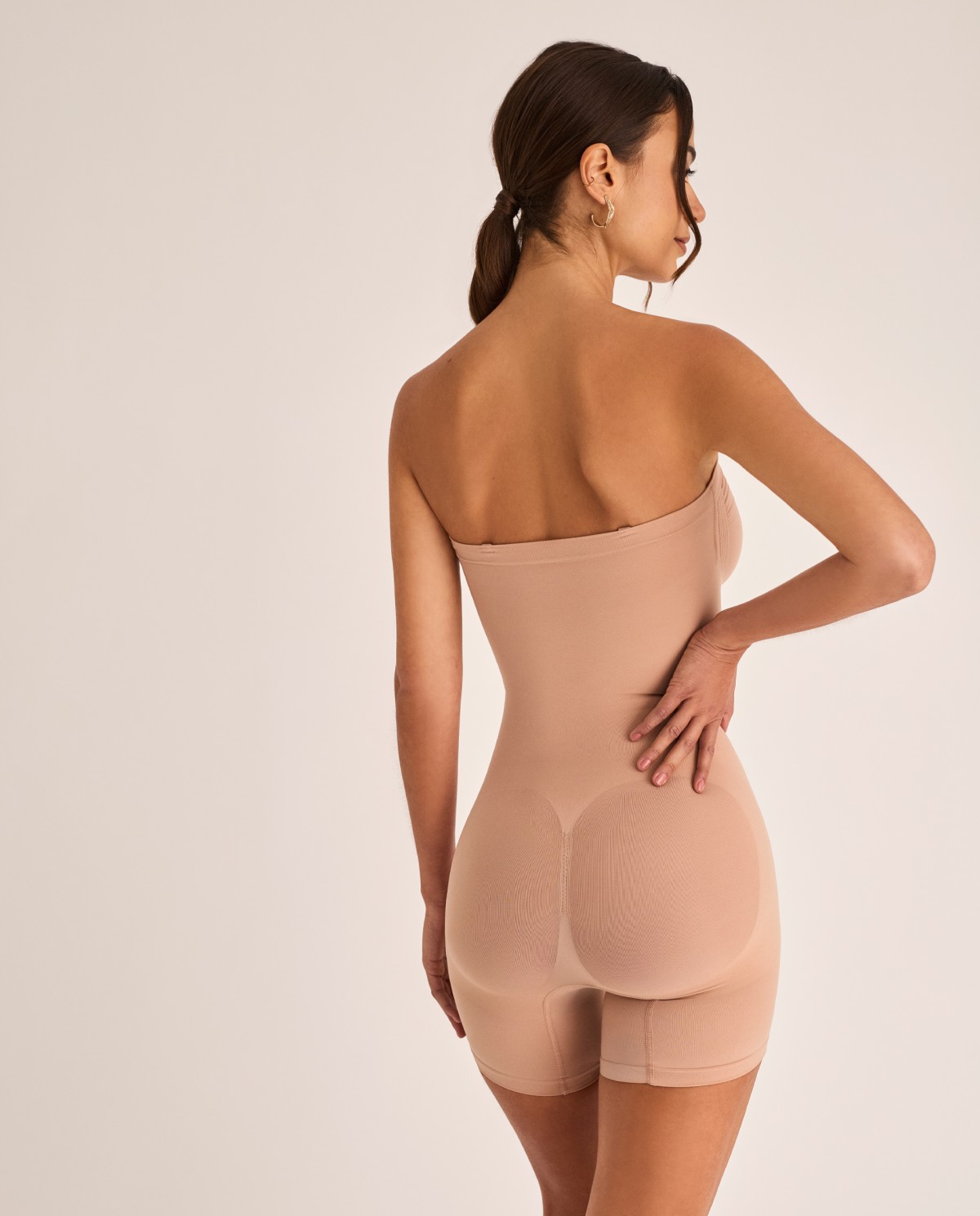 MODELLATORE PER IL CORPO SENZA SPALLINE 