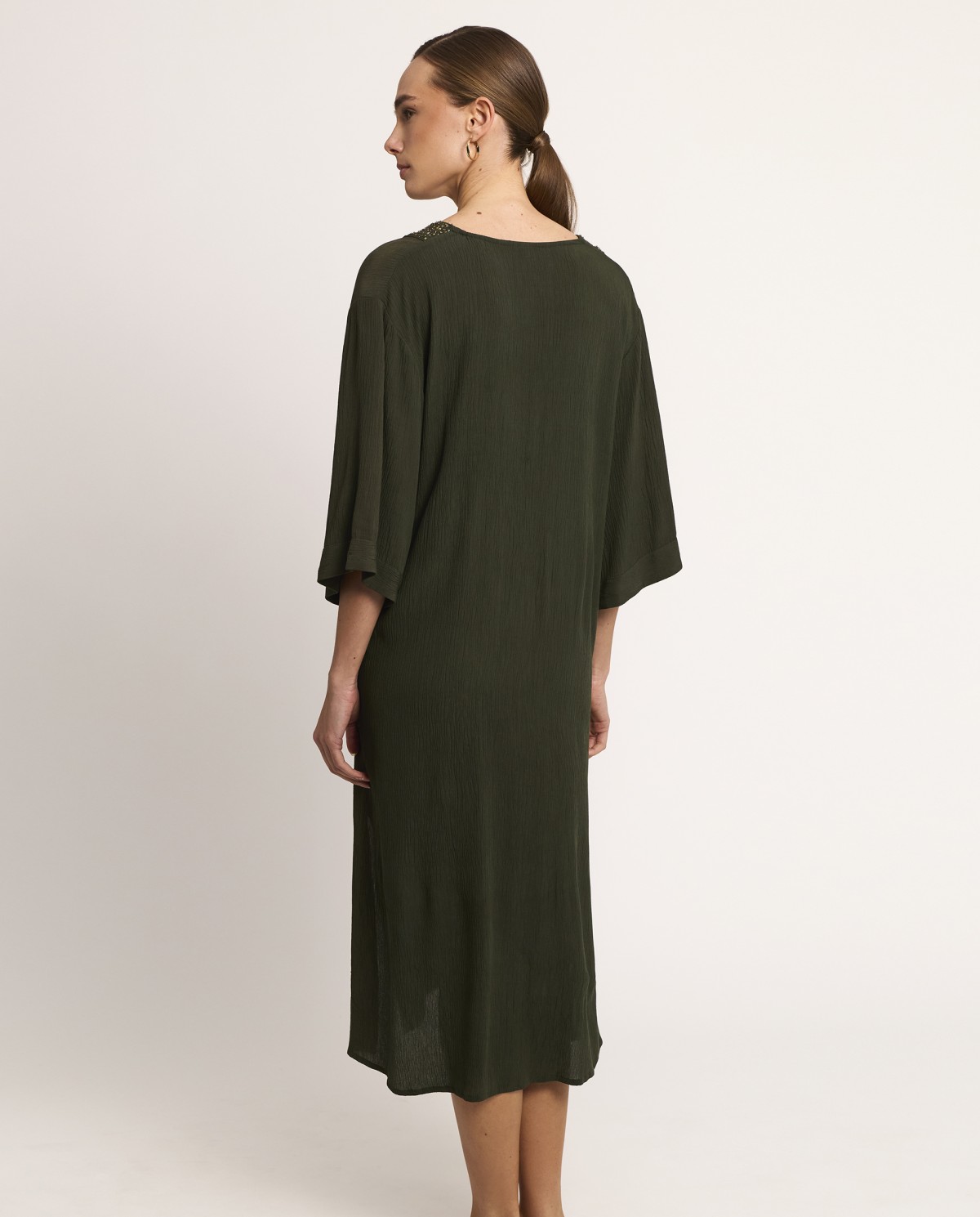 V-NECK DRESS