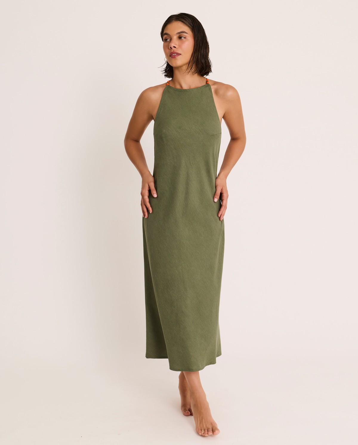 ABITO CON SCOLLO HALTER