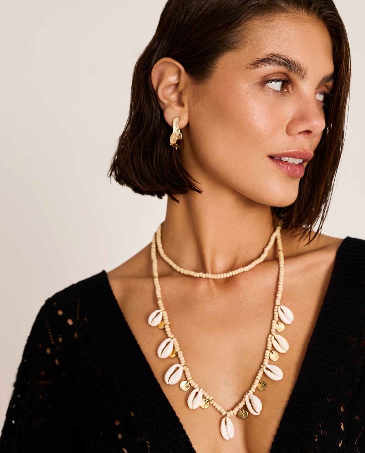 LONG SHELL NECKLACE