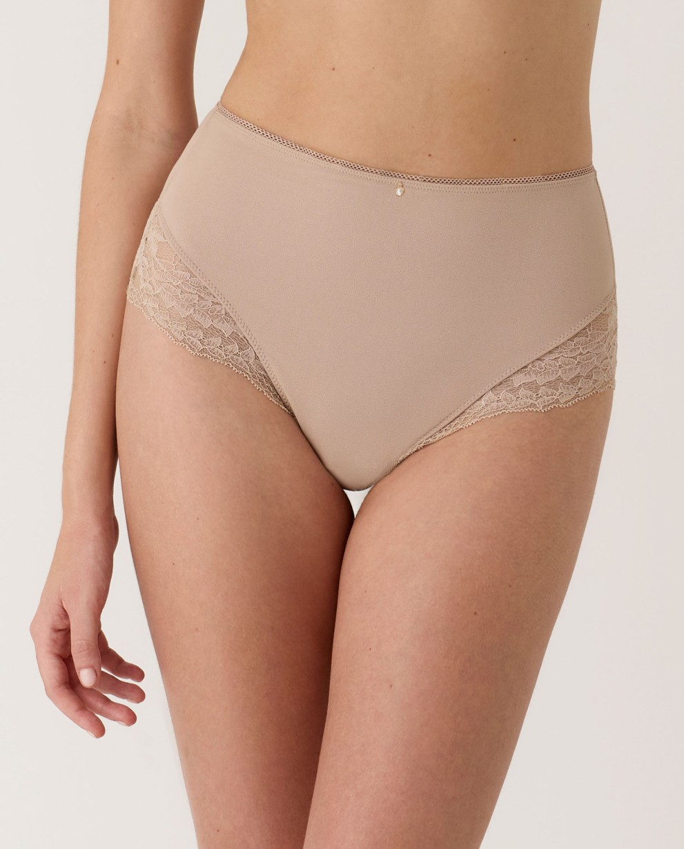 CUECA MODELADORA DE CINTURA MUITO ALTA