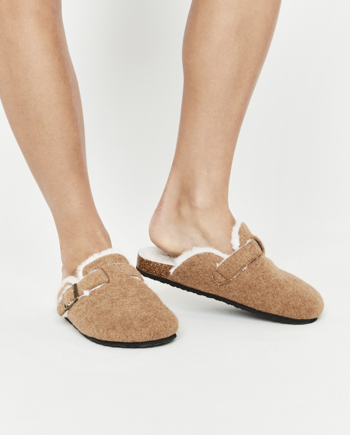 WOMEN'S CLOGS