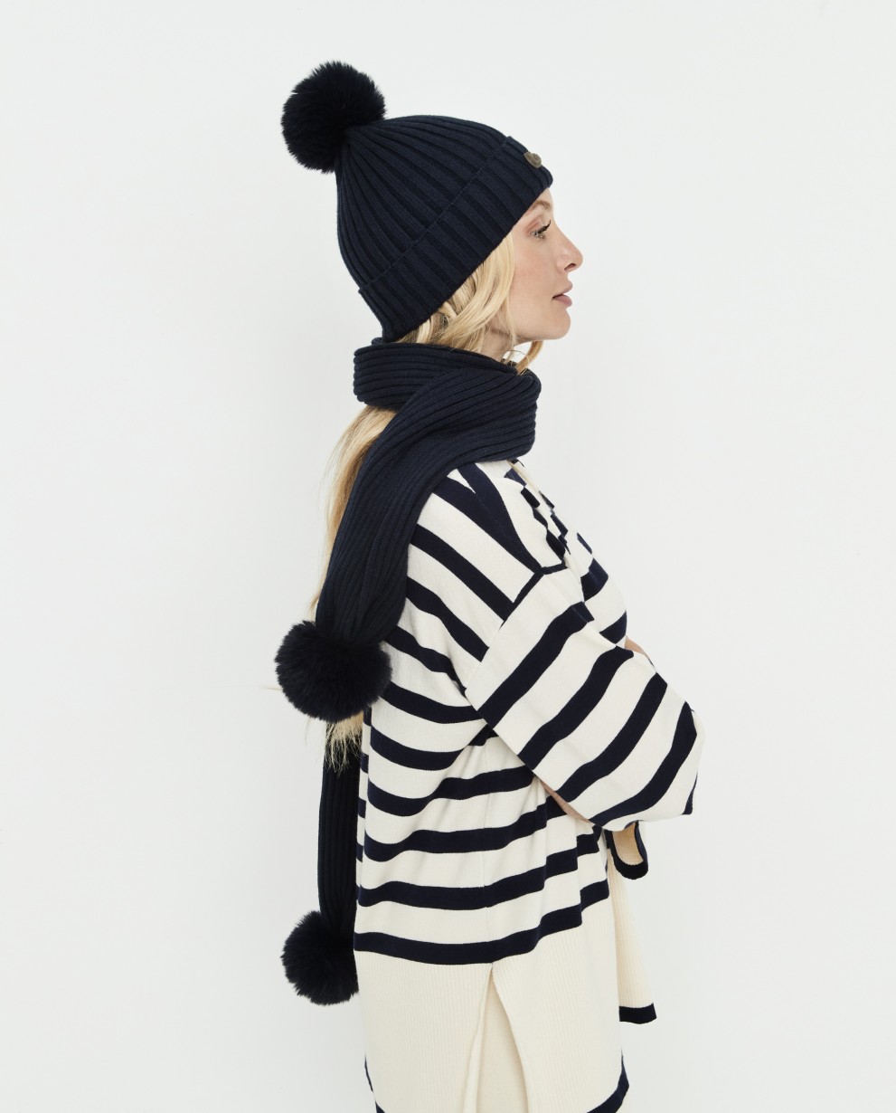 POM POM HAT AND SCARF SET