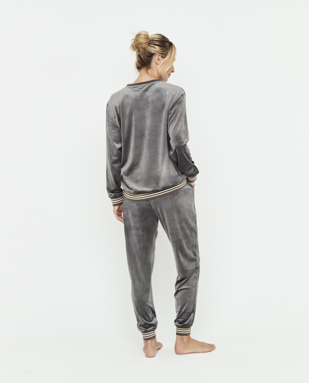 CONJUNTO DE VELUDO COM SWEAT E CALÇAS