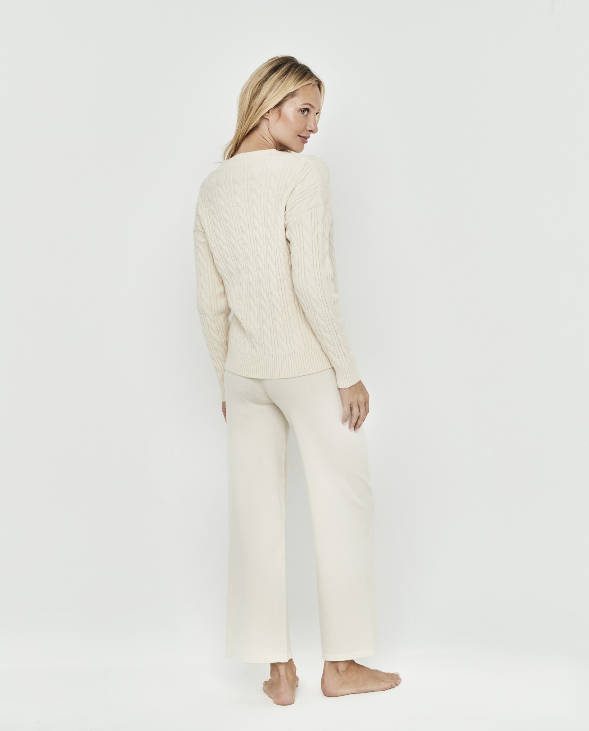 V-NECK KNIT SET