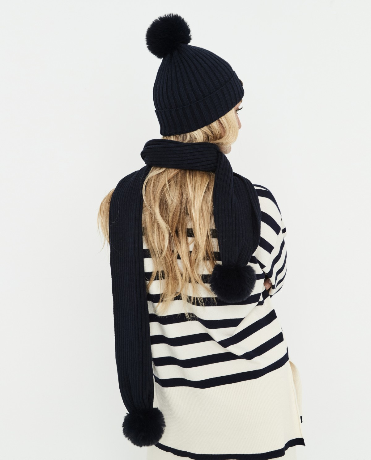SET GORRO Y BUFANDA POMPÓN