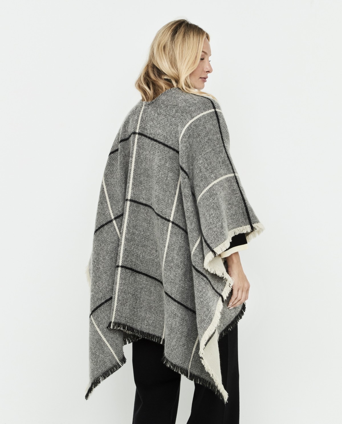 TWO-TONE CHECKED PONCHO