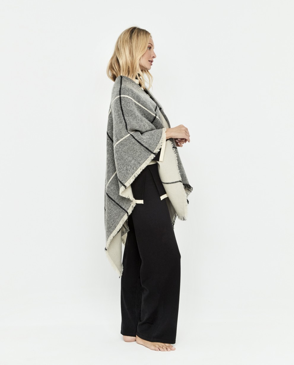 PONCHO A QUADRI BICOLORE