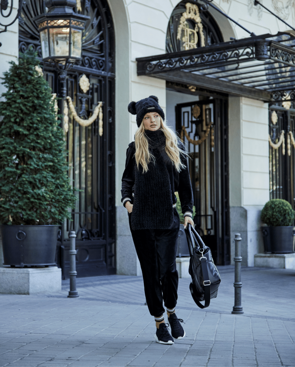 VELOUR SWEATSHIRT AND TROUSERS SET
